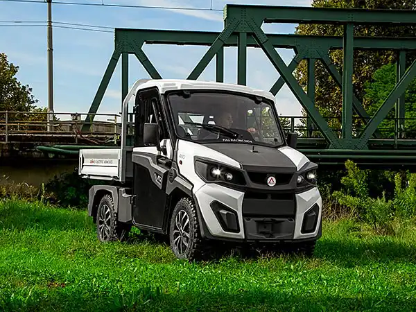 Elektrische Arbeitsfahrzeuge für Gelände